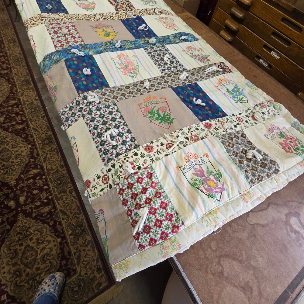 Vintage Handmade Quilt USA State Flowers Patchwork Folk Art Cottagecore 57x90
